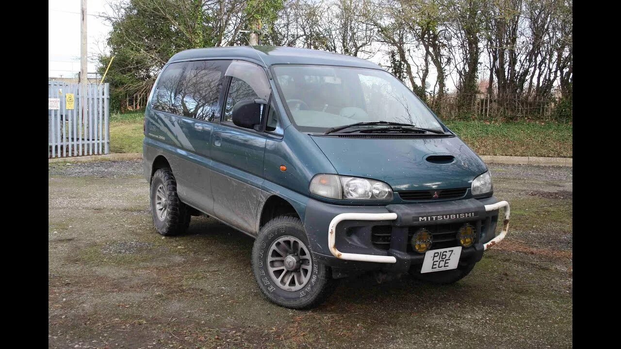 Delica l400. Мицубиси Делика l400. Митсубиси Делика 400. L400 Mitsubishi 4x4.