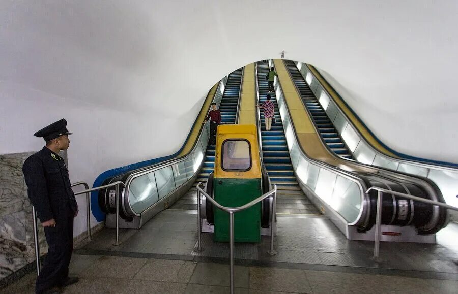 Метро кндр. Метро пхеньяна. метро пхеньяна поезда. метро в северной корее.