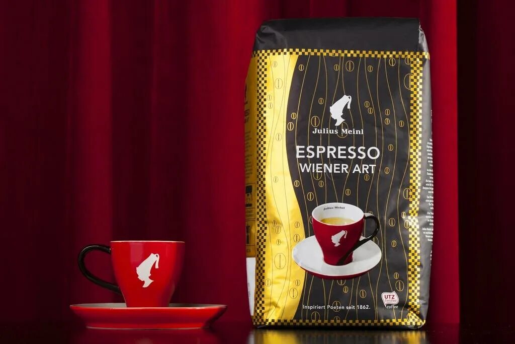 Джулиус Майнл кофе. Кофе Джулиус Мейн. Кофе Julius Meinl черный. Julius Meinl кофе Золотая упаковка. Julius meinl espresso