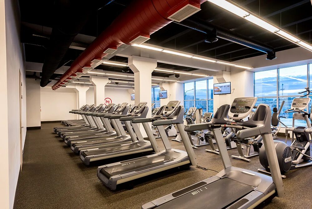 спортзал спб. тренажерный зал спб. спортзал в питере. твой фитнес комендантский. энкор фитнес васильевский остров.