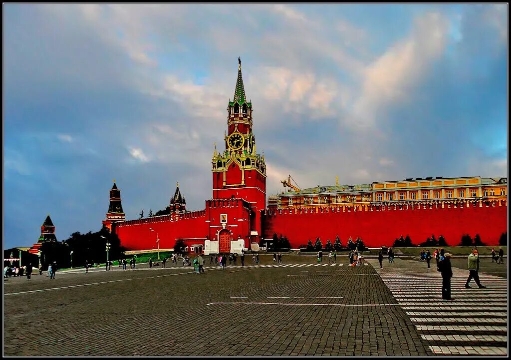 Спасская башня Кремля. Красная площадь Москва Спасская башня. Достопримечательности Москвы Спасская башня. Кремль Krssniy plodhat Москва. Самое важное место россии