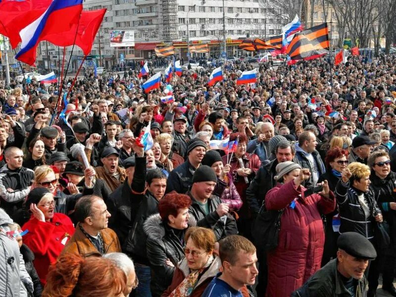Россия люди. Толпа россиян. Современные россияне. Народ России толпа