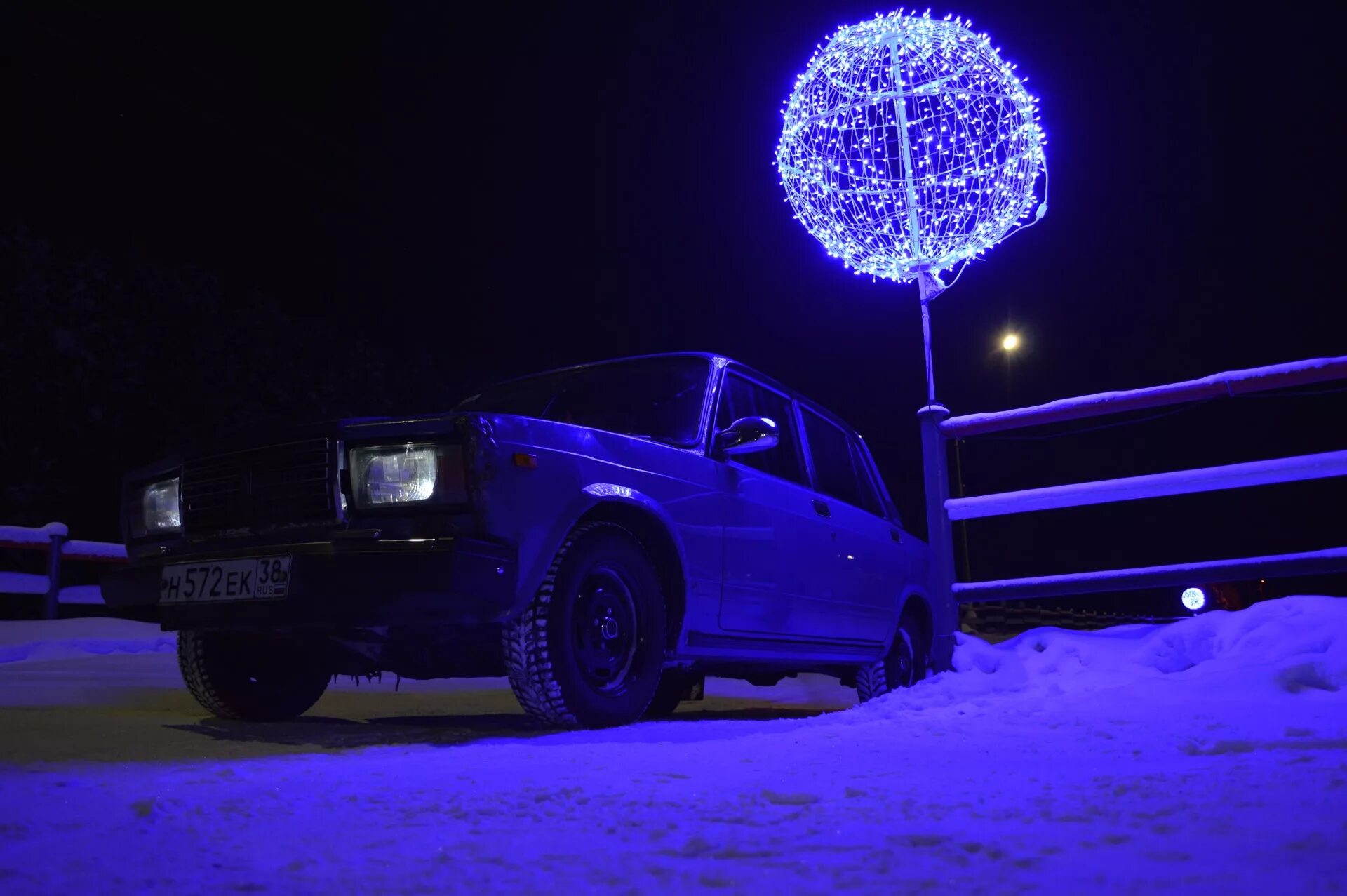 Ваз 2107 дрифт ночью. Ваз 2107 дрифт ночью. Жигули ваз 2107 ночь зима. Ваз 2107 зима ночь. Ваз 2107 черный ночью.