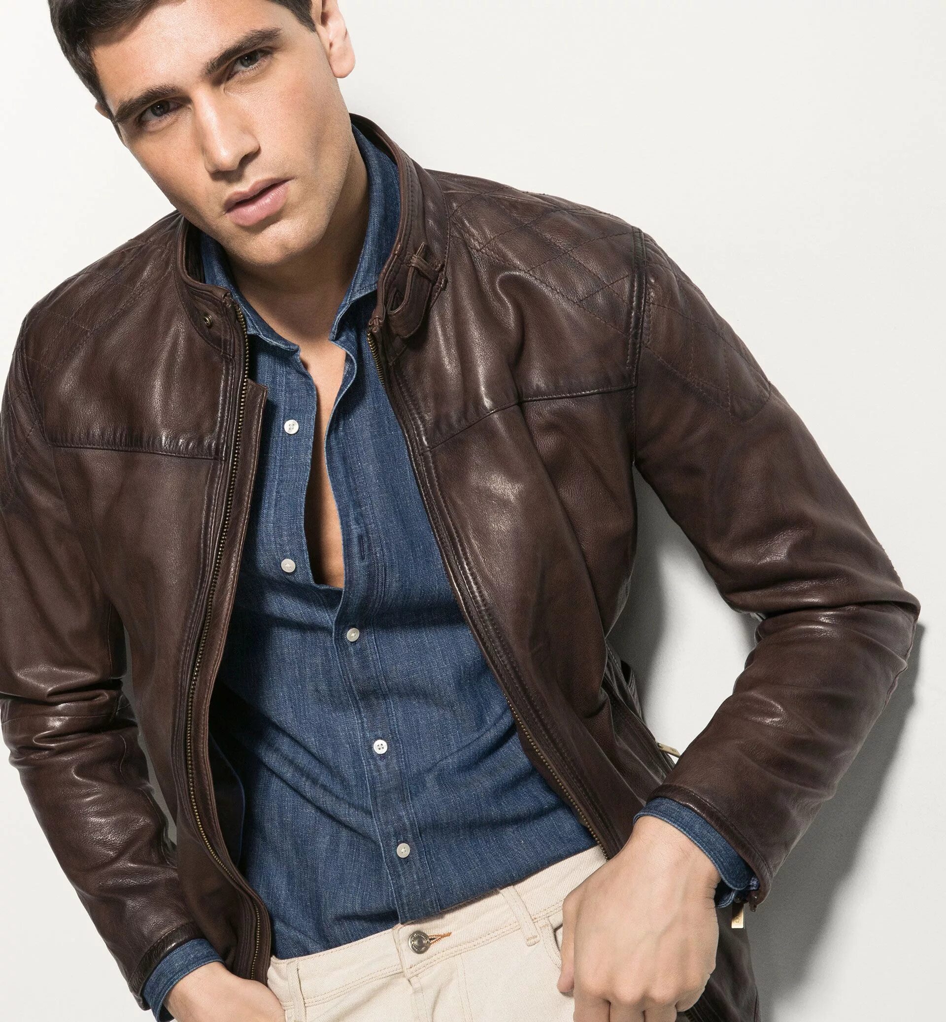 Кожаные куртки мужские casual. Massimo Dutti Leather Jacket men. Massimo Dutti Nappa Leather Jacket men. Massimo Dutti куртка. Кожаный пиджак massimo Dutti.