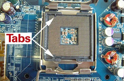 Что будет если поставить процессор помощнее. Интел сокет и 3. Интел снизу. Intel core i9-7980xe. Процесор амб на мат плате.