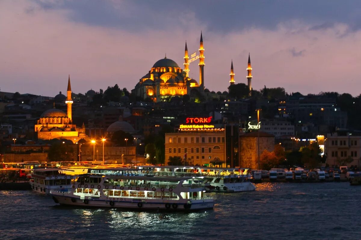 Турция октябрь купить тур. Стамбул Турция осенью. Турция Султанахмет осенью. Истанбул Турция. Стамбул Турция колорит.
