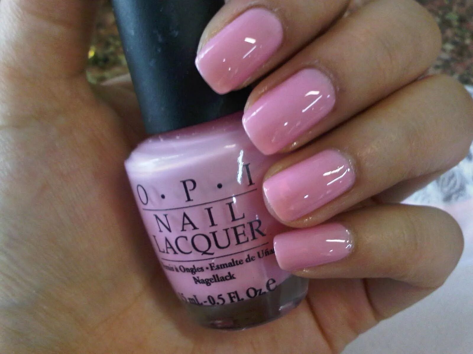 OPI лак для ногтей Pink-ing of you. OPI Called "Pink-ing of you.". Розовый лак для ногтей. Лак для ногтей розовый перламутровый.