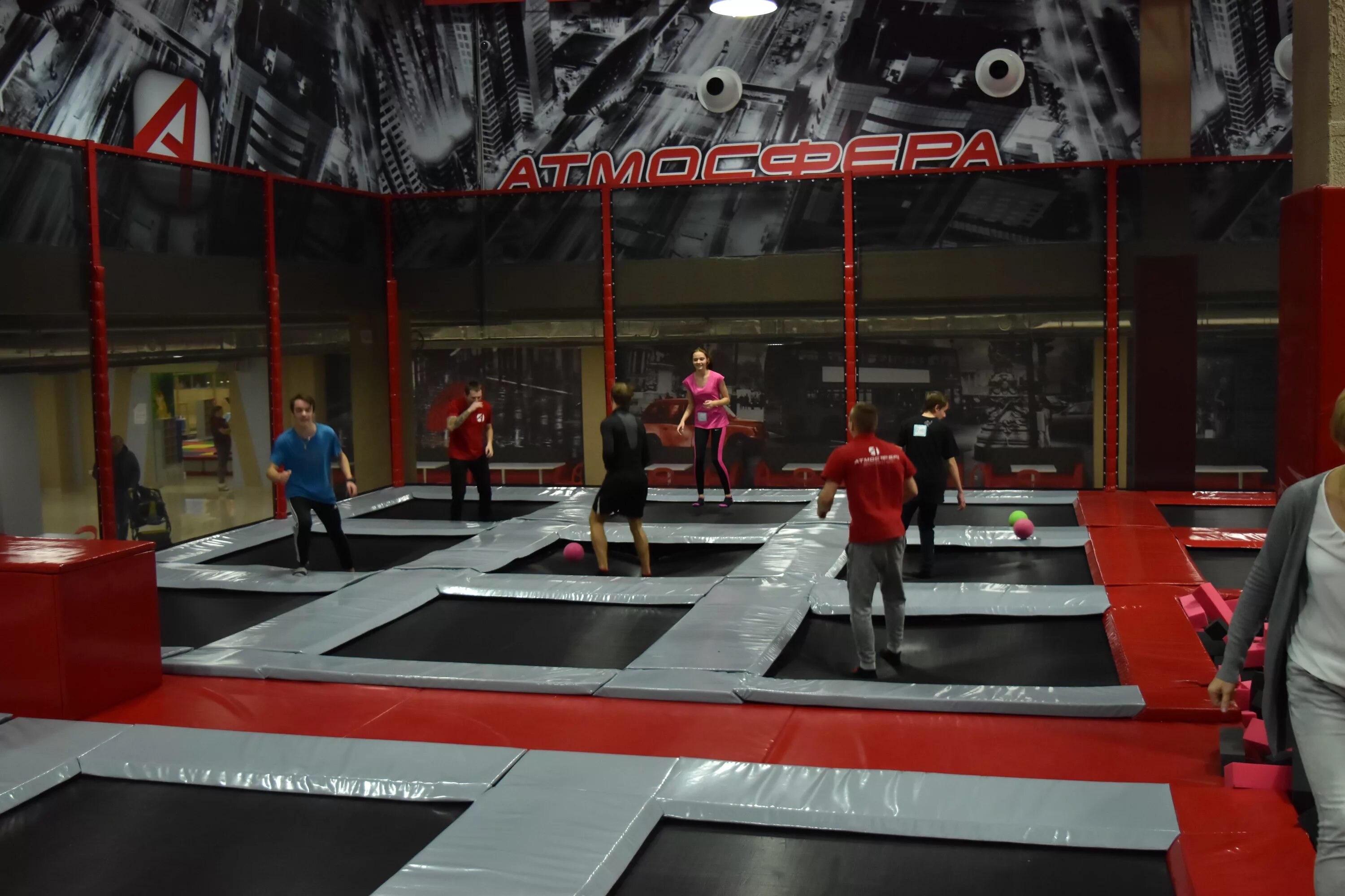 экстрим парк атмосфера брянск. атмосфера брянск веревочный парк. аэропарк брянск батуты.