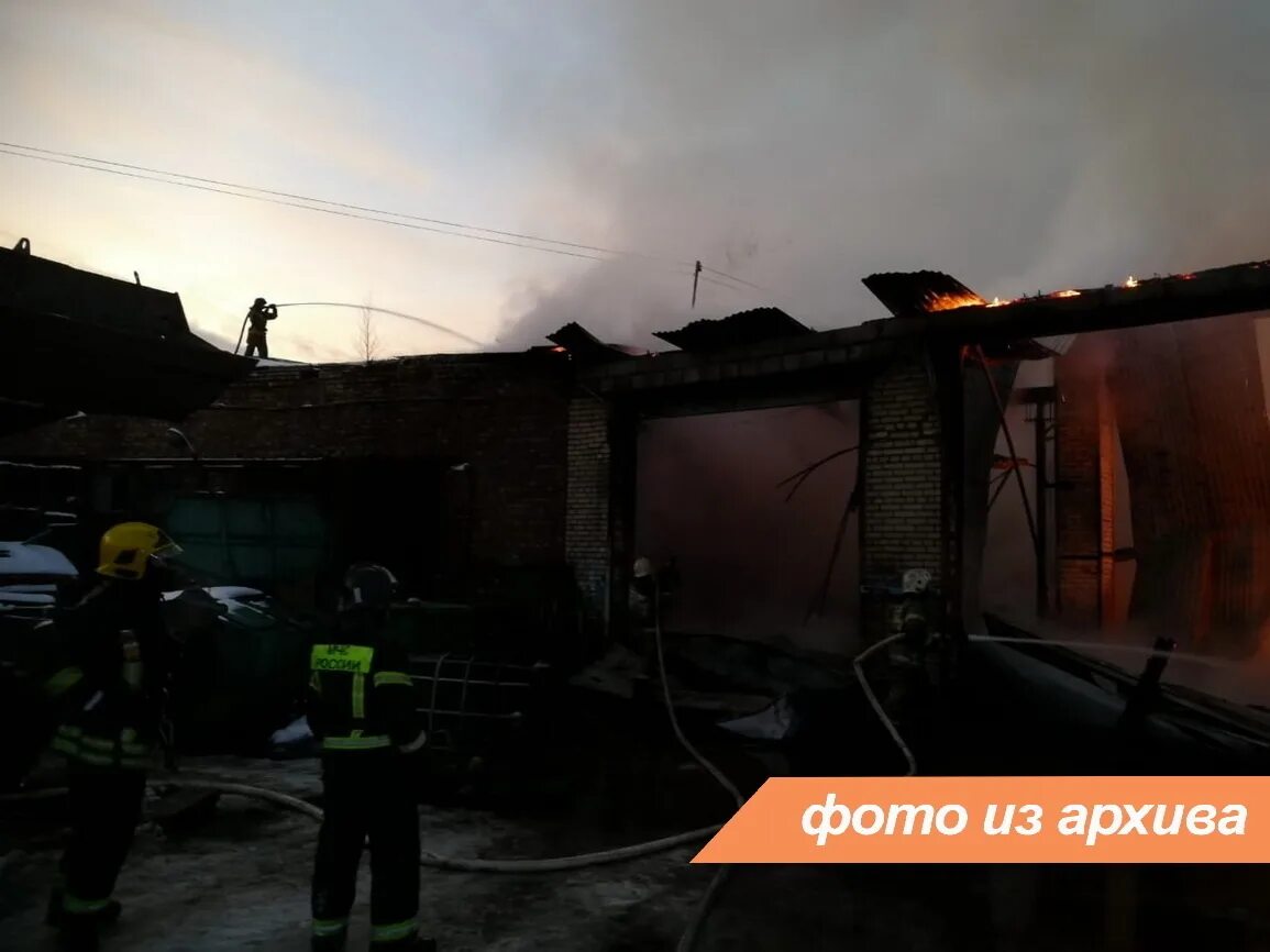 Пожар в васкелово лен обл 2022. Пожарный. Пожар в ломоносовском районе. Пожар гатчина. Фото пожарных.
