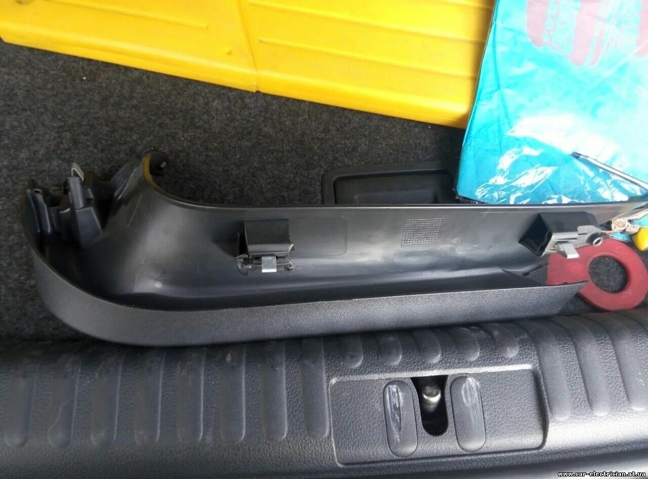 Обшивка багажника VW Tiguan 2011 - купить в Санкт-Петербурге, цена 1 500 руб., д