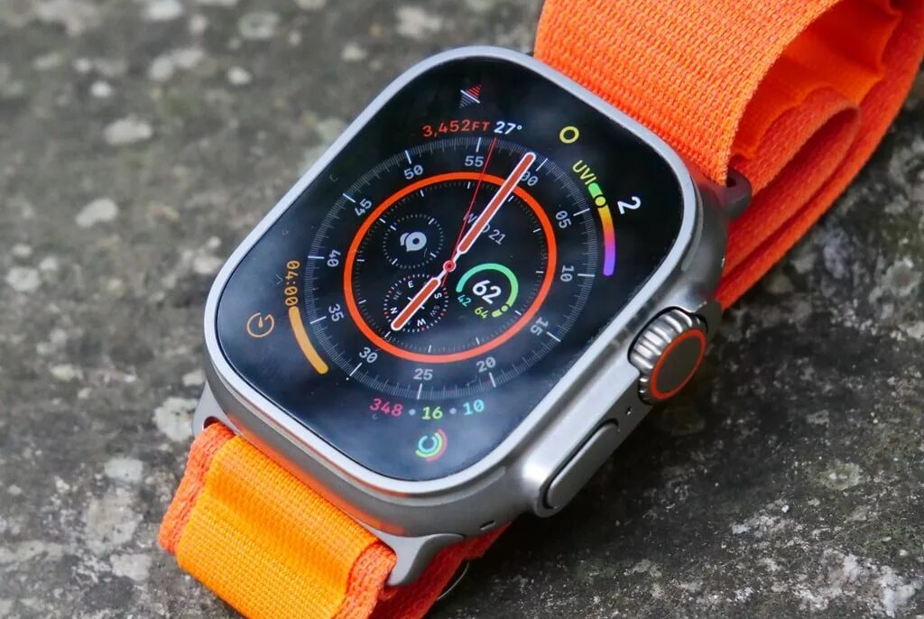 Watch ultra сравнение. Apple watch Ultra. Комплектация IWATCH Ultra. Apple watch Ultra 2 2023. IWATCH Ultra 2 гранж.