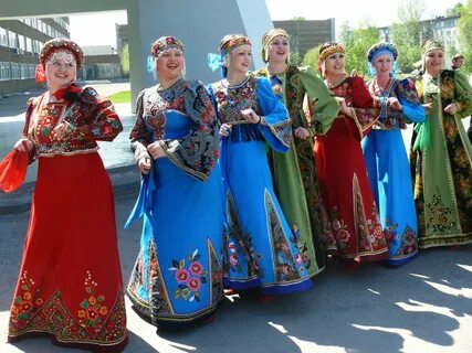 Костюмы для сцены народные
