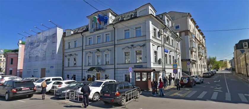 Генеральное консульство италии в москве. Театральная площадь 10 консульство италии. Консул генеральное консульство италии в москве. Генеральное консульство италии в москве. Консульство италии график работы.