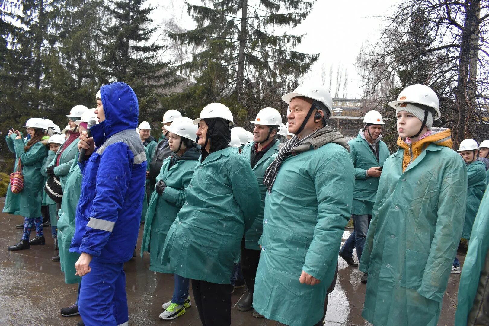 Завод НЛМК Ревда. НЛМК костюмы зима. Реабилитационный центр на НЛМК Липецк. Служба безопасности НЛМК Ревда.