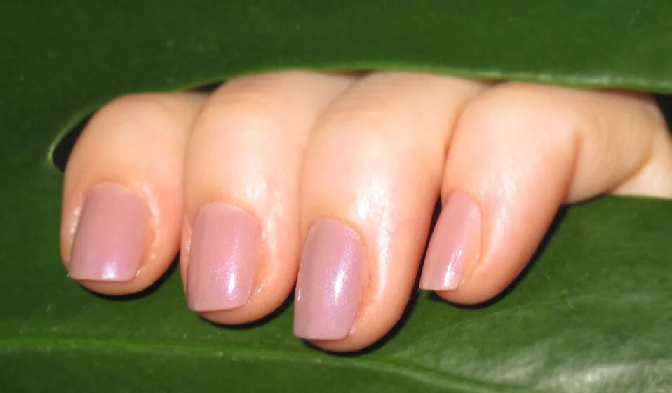 Широкие ногти. Трапециевидные ногти какую форму. Фома для тропецивидных ногтей. Трапециевидные ногти на руках. Наращивание на широкие ногти.