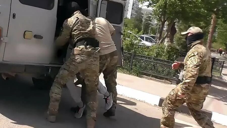 спецслужбы предотвратили. спецслужбы кыргызской республики. фсб махачкала. захват власти кыргызстан. захват власти.