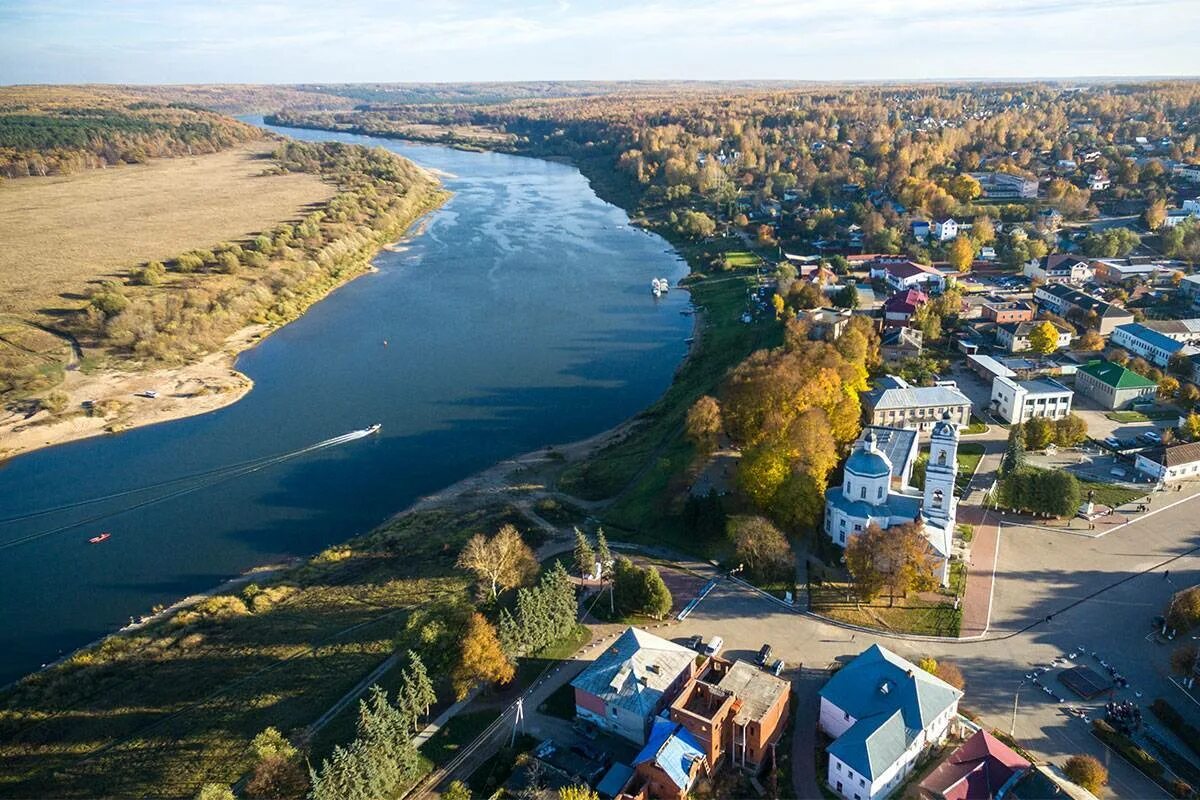 Городок на оке. Таруса город у Оки. Таруса Поленово Ока. Таруса Калужская область. Калуга город Таруса.