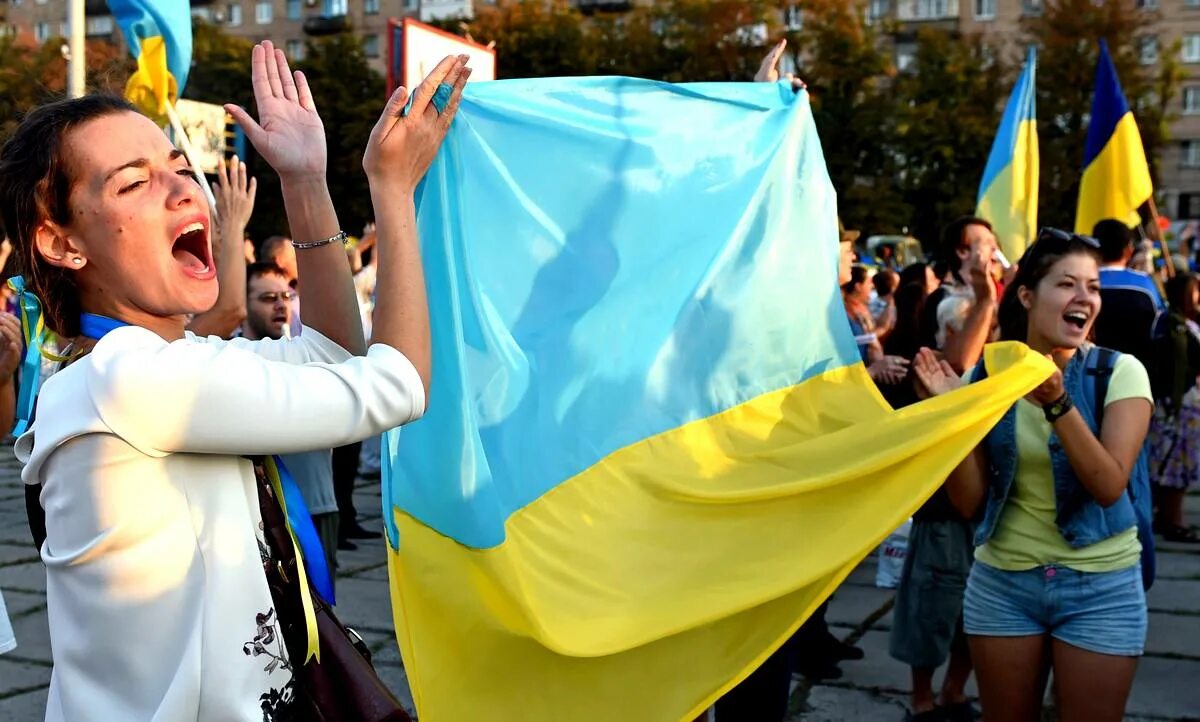 Украинцы. Украине конец. Великі Українці. Флаг Украины мама. Украинцев конец