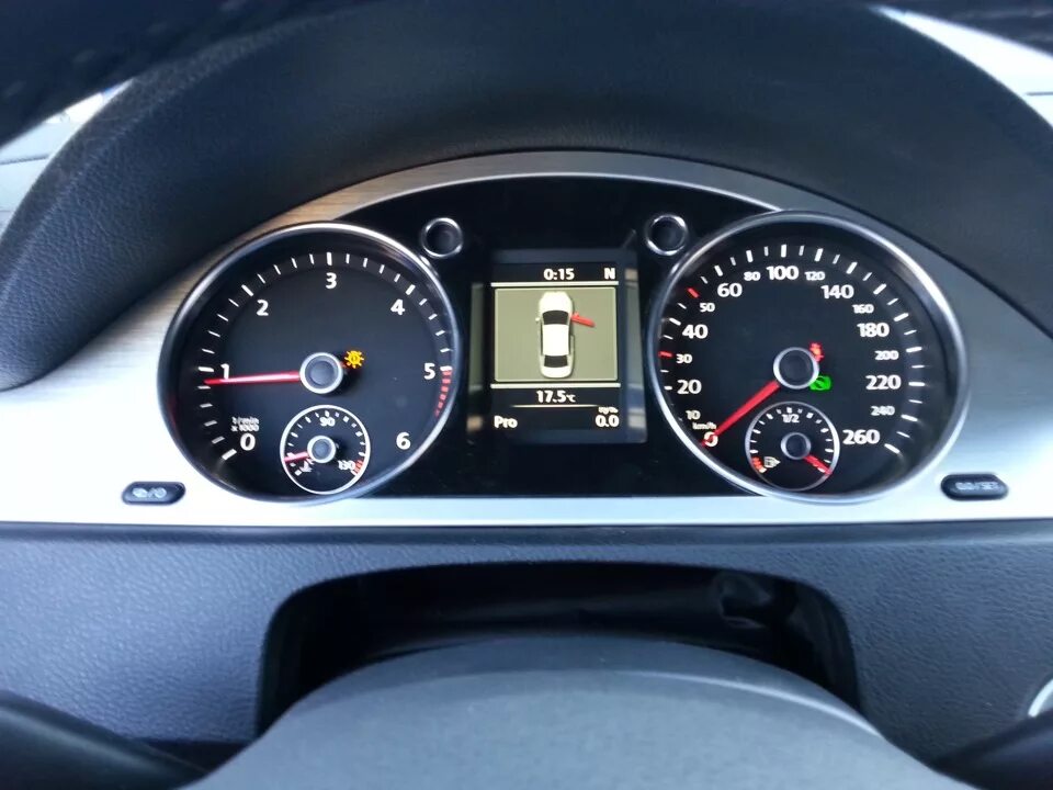 Пищит пассат. Vw passat b7 приборная панель. passat b6 панель приборов. приборка пассат б6. приборка пассат б7.
