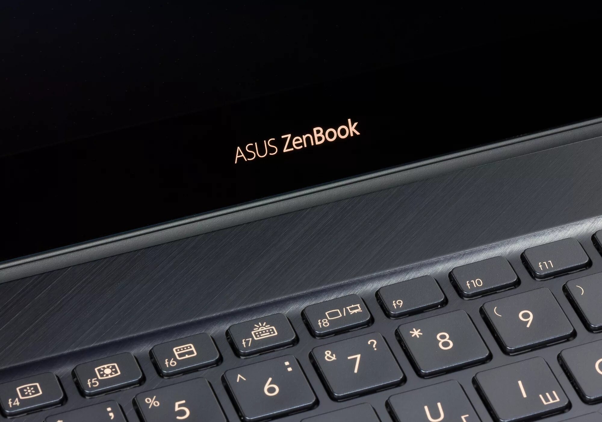 Как включить asus zenbook. Клавиатура у ноутбука ASUS ZENBOOK 15. ASUS ZENBOOK русская клавиатура. ASUS ZENBOOK 3404. ZENBOOK тачпад с клавиатурой.