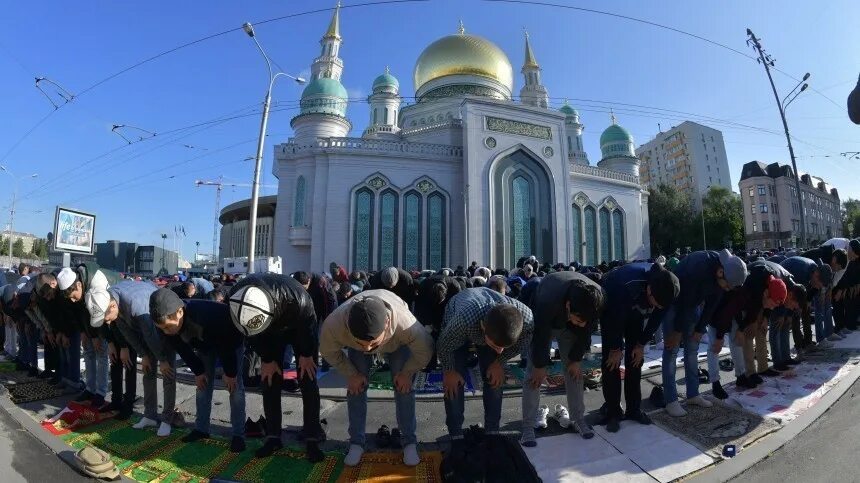 Праздники мусульман Ураза байрам мечеть. Мечеть в Москве Курбан байрам.