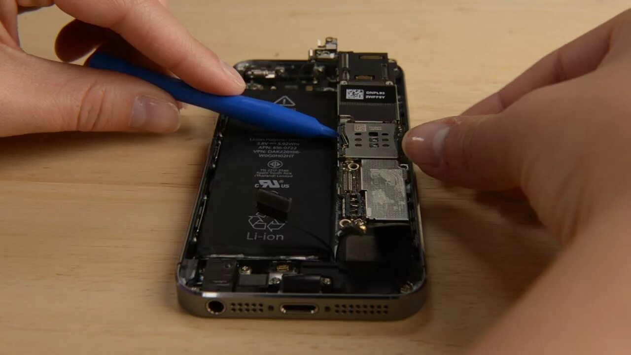 Какой процессор в айфоне. Iphone 5s процессор. Процессор айфон 5s. Iphone 6s CPU. Сломался процессор на айфоне.