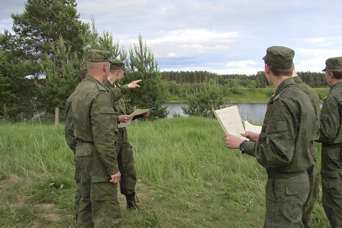 Рекогносцировка местности. Военные топографические. Военная топография. Изучение местности. Обследование военнослужащих