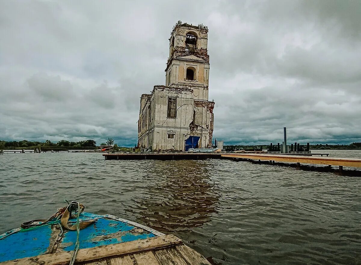 Сколько людей жило в крохино. Церковь Рождества Христова (Крохино). Затопленный храм Рыбинское водохранилище. Церковь Рождества Христова Рыбинское водохранилище. Рыбинское водохранилище затопленная Церковь Рождества Христова.