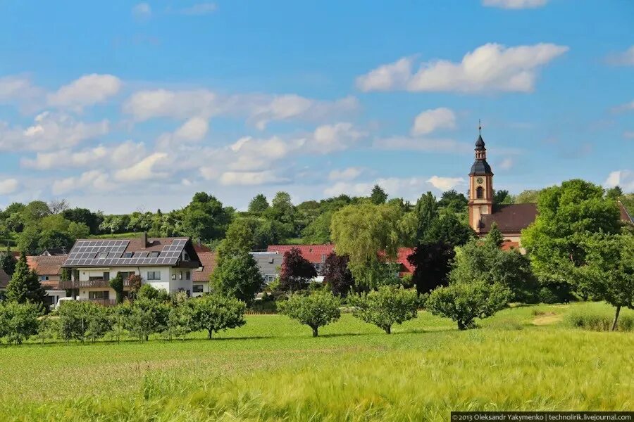 Жизнь немецкой деревни. Деревня Розмари в Германии. Деревня Аинг Германия. Немецкая деревня ФРГ. Германия деревня трпмпе.