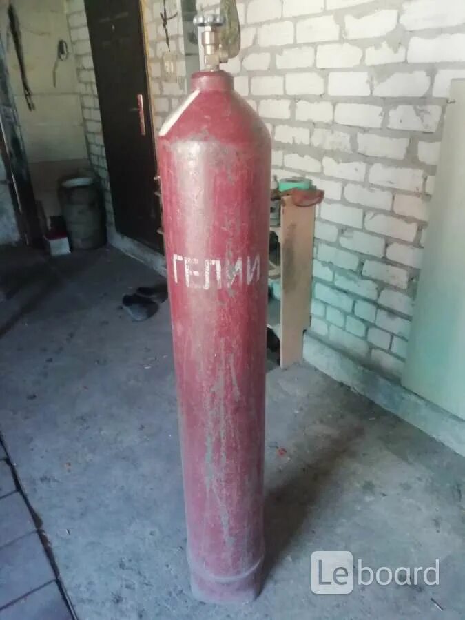 Баллон гелиевый 40 л. Гелий 10 литров. Баллон для гелия 10 литров. Вес гелия в баллоне 40 л. Баллон гелиевый 40 л.