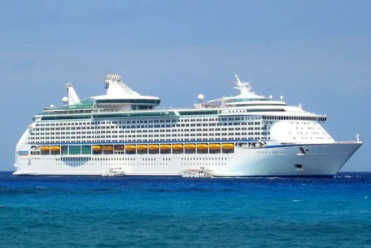 Costa smeralda корабль. Лайнер характеристики. Лайнер характеристики. Куин трансатлантический лайнер. Msc симфония круизный лайнер.