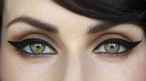 Подводка cat eyes