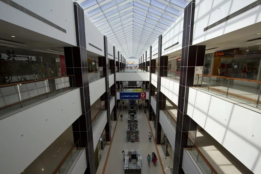 Трц олимпик в астрахани. Астрахань олимпик работы. Астрахань. Фабрика стронг фото. Г.