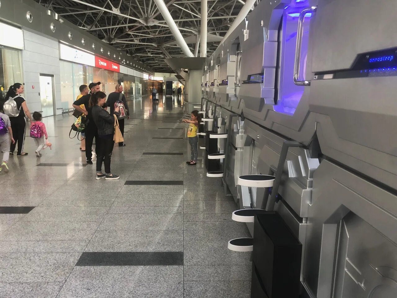 капсулы для сна во внуково. аэропорт внуково капсульный отель. аэропорт внуково гостиница для пассажиров. Aerosleep внуково. капсулы во внуково.