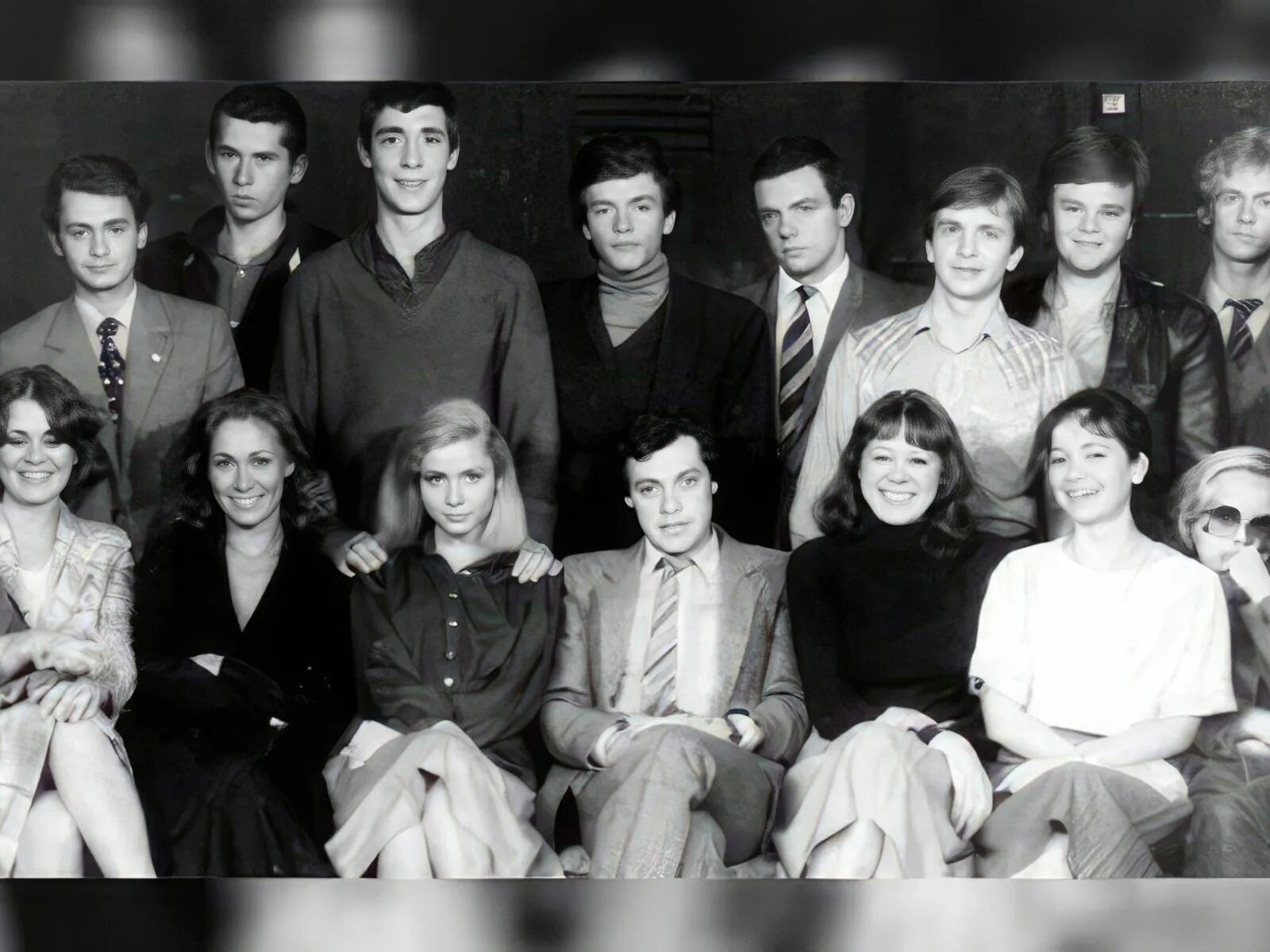 Выпускники гитиса известные. ГИТИС выпуск 1972 актерский Факультет Алферова. Однокурсники Алферовой. ГИТИС выпуск Алферовой 1972. Педагог Ирины Алферовой в ГИТИСЕ.