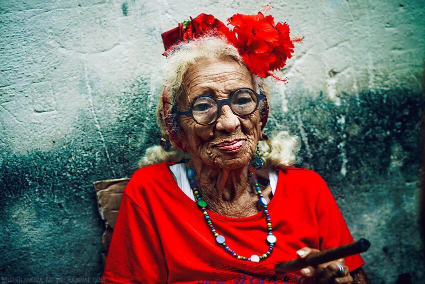 Грасиэла Гонсалес Куба. Грасиэла Гонсалес Кубинка. Пожилая женщина с сигарой. Старые женщины всегда будут
