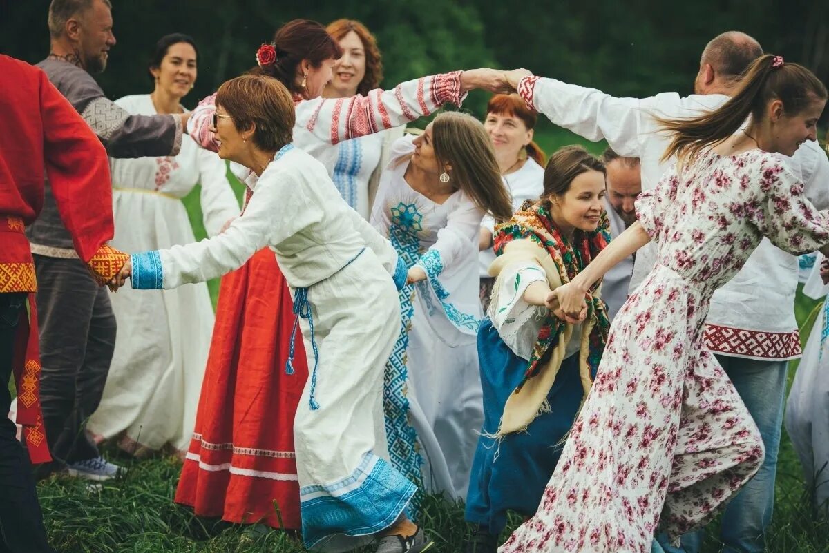 Песни игры пляски. Хоровод. Славянские пляски. Народный хоровод. Обрядовый хоровод.