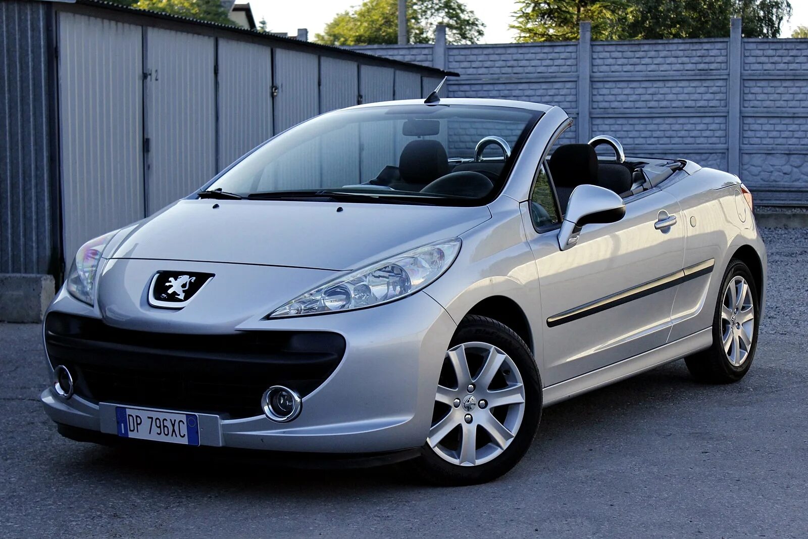Peugeot 207cc Cabrio. Пежо 207 купе