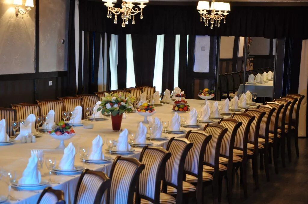 Ресторан бульвар победы. Японский квартал воронеж меню. Кафе де бассус воронеж. Бульвар победы 50 ресторан. Шашлычный двор банкетный зал.