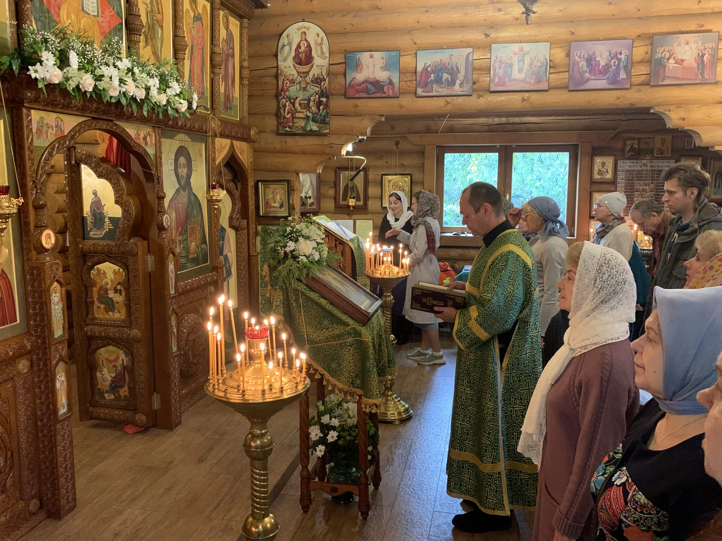 Храм антония и феодосия в бибирево. Храм антония и феодосия. Храм преподобных антония и феодосия печерских в бибиреве. Храм антония и феодосия устюг. Храм антония и феодосия сольба.