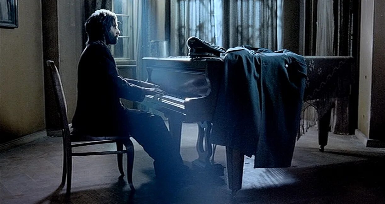 He plays the piano they. Пианист Броуди арт.