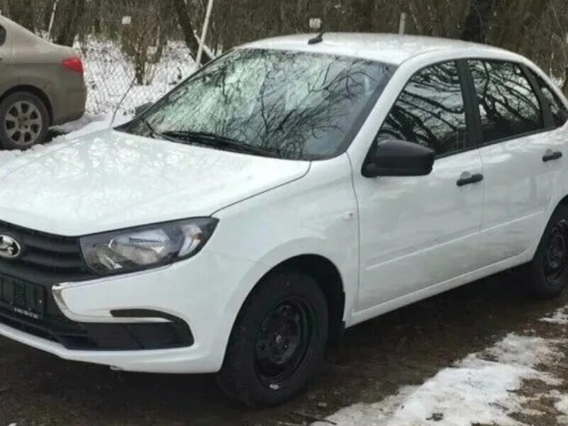 Лада гранта fl седан белая. Лада гранта 2019 белая. Лада гранта седан белая. Лада гранта седан белая. Лада гранта 2018 седан белая.