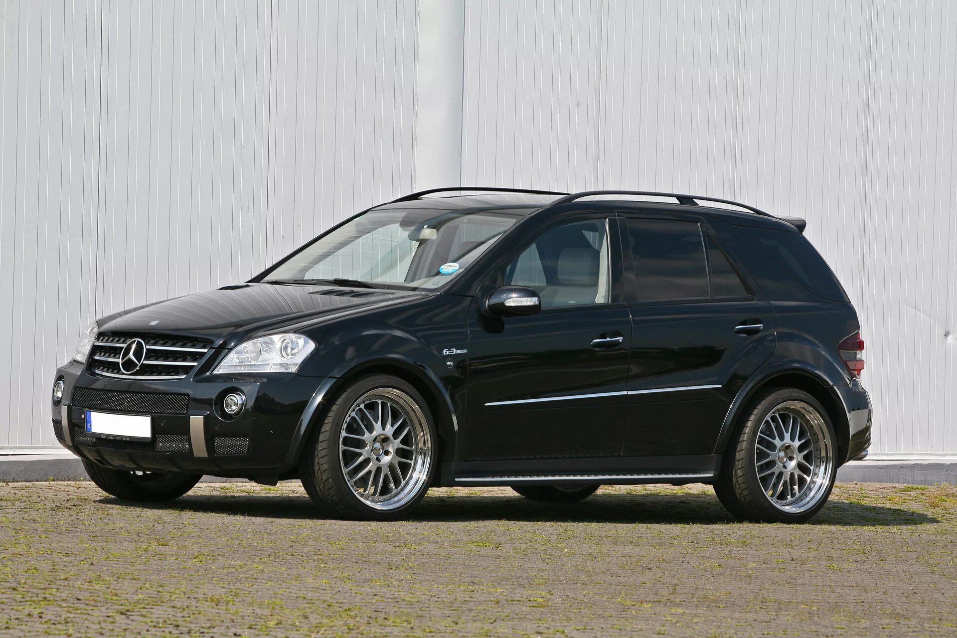 Фото мл. Ml63 AMG w163. Mercedes Benz ml 63 AMG 2000. Mercedes Benz ml 63 AMG w164 AMG Tuning. Mercedes ml Tuning.