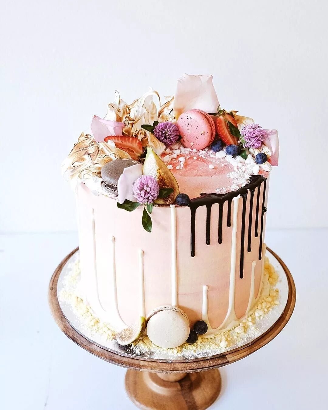 Оригинальные торты без мастики. Оригинальные торты без мастики. Стильный торт для девушки. Двухэтажный торт. Стильное украшение торта.