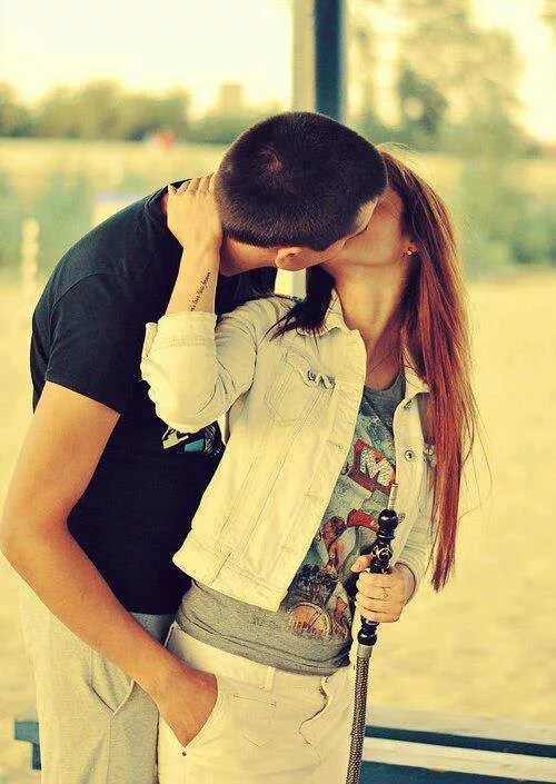 Рыжеволосая девушка с парнем. Стильные дети. Стильные маленькие девочки. Объятия влюбленных. Аву девушка мальчик.