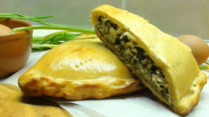 Пресный пирог фото Пресный пирог с луком и яйцами кулинарный рецепт