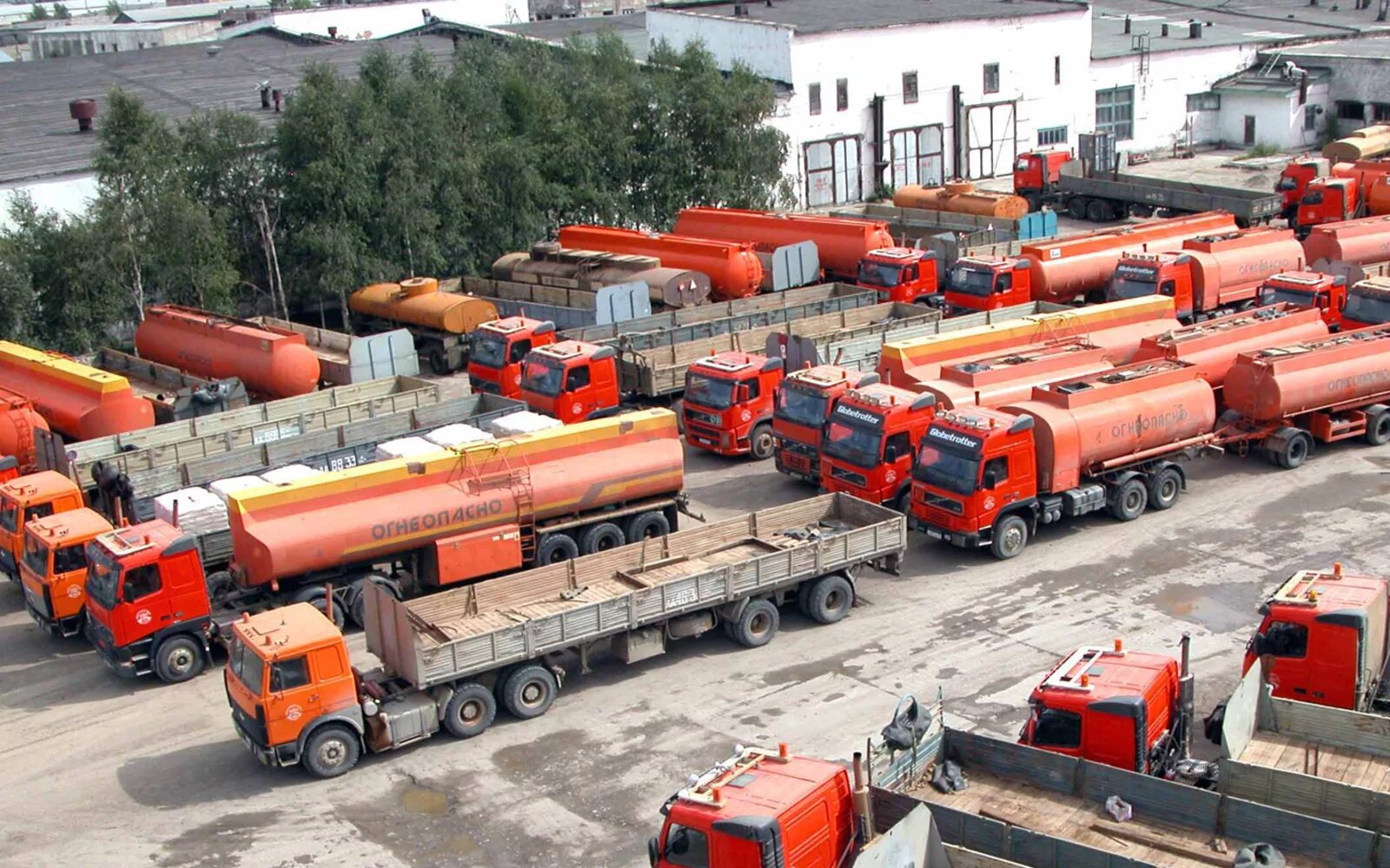 Транспортные компании мирный якутия. Росатом якутия карьер. Пос мирный якутия. Кимберлитовая трубка мир город мирный. Мирный,.