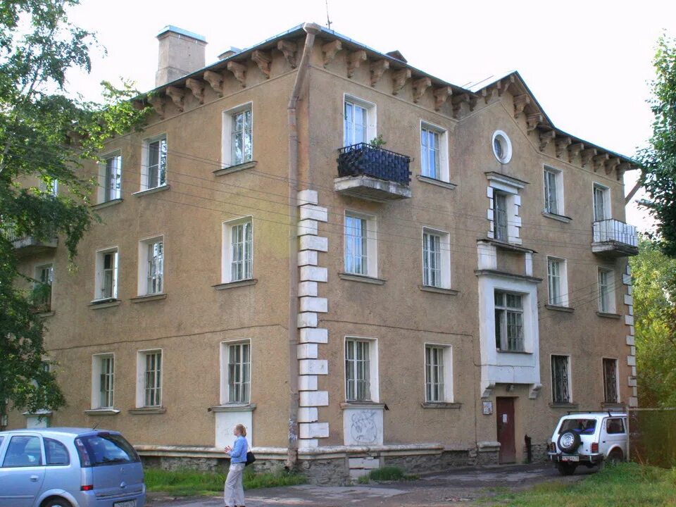 Старые трехэтажные дома. Донской тульской области ул октябрьская 42. Послевоенные двухэтажные дома. Старые двухэтажные дома. Старые трехэтажные дома.