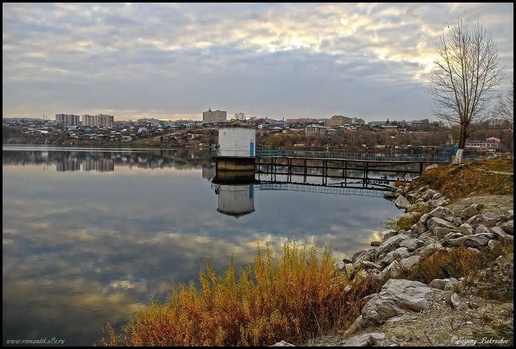 Погода г белорецк. Белорецкий пруд. Пруд город Белорецк. Осень в Белорецке. Достопримечательности города Белорецк осенью.