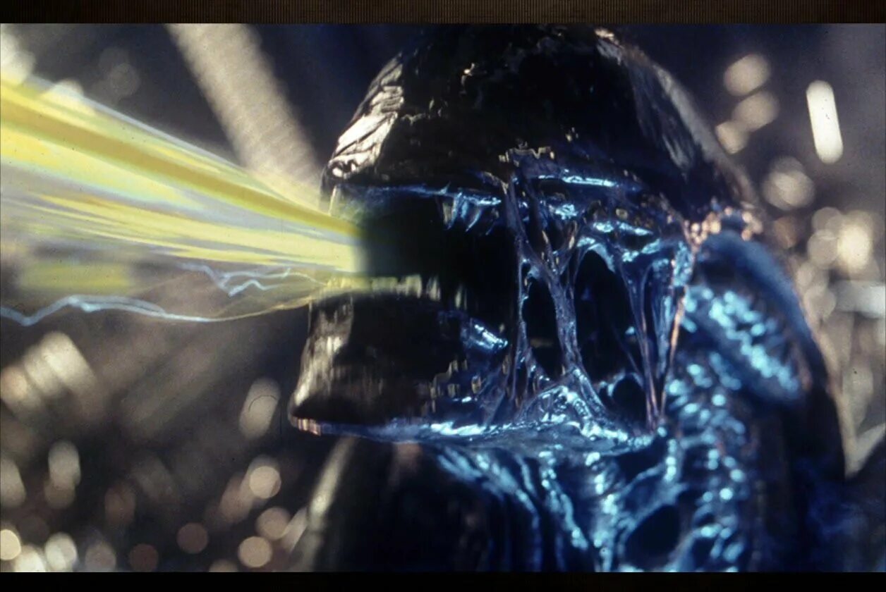 сигурни уивер и вайнона райдер. чужой 4 7. чужой 3 воскрешение королева. чужой воскрешение 1997 сигурни. чужой 4 воскрешение фильм.